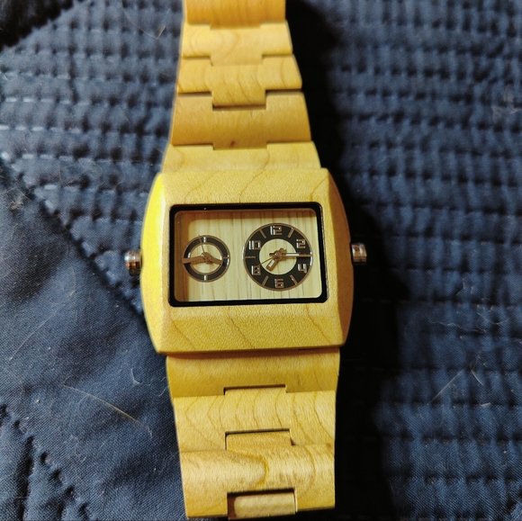 Unique WOODEN watch - Picture 2 of 8